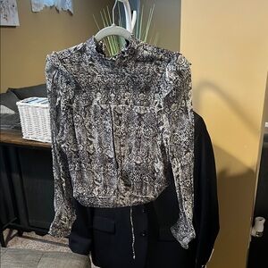 Women's Black and Gray Top